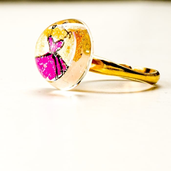 Pierścionek artystyczny pozłacany ręcznie malowany ze złoto - różowym oczkiem