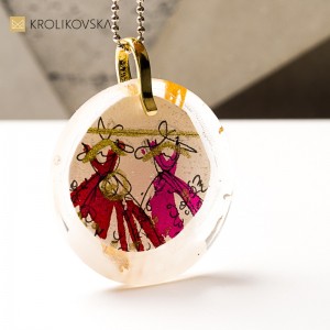 Biżuteria autorska, elegancki naszyjnik z żywicy.