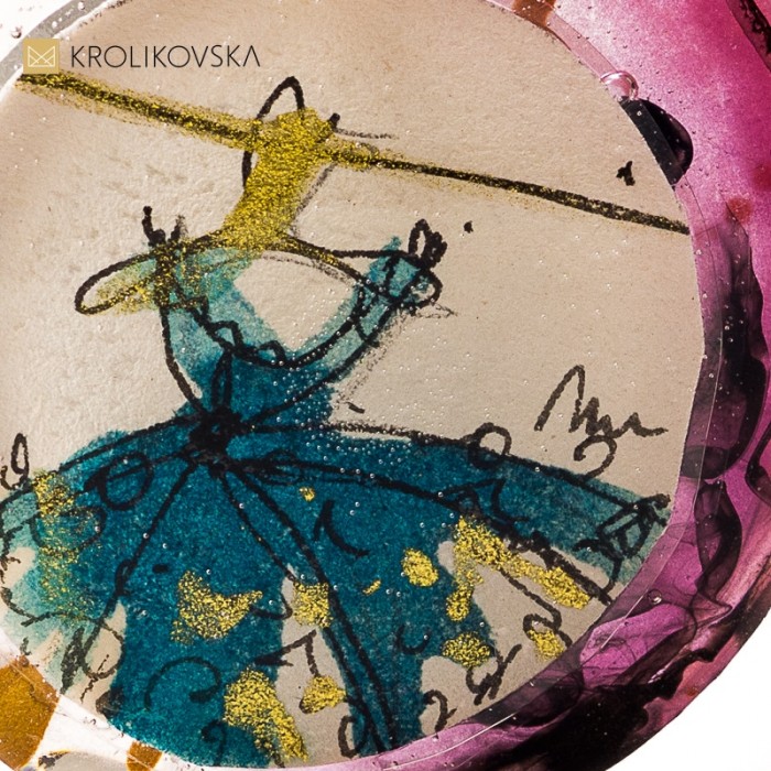 Naszyjnik z żywicy, delikatny dodatek z charakterem.