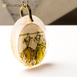 Naszyjnik z żywicy, artystyczna biżuteria premium.