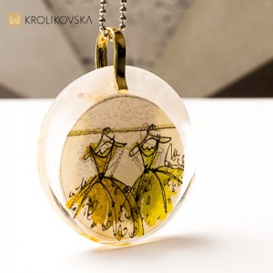 Naszyjnik z żywicy, artystyczna biżuteria premium.