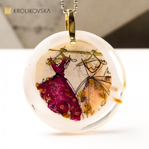 Biżuteria z żywicy, elegancki minimalizm z duszą.