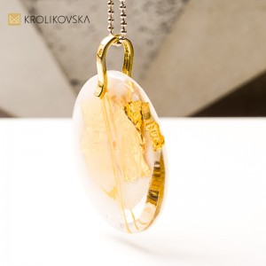 Biżuteria z żywicy, połączenie emocji i estetyki.