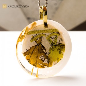 Biżuteria z żywicy, połączenie emocji i estetyki.