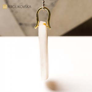 Naszyjnik z żywicy, kobiecość w subtelnym wydaniu.