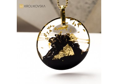 Naszyjnik handmade, nowoczesna forma elegancji.