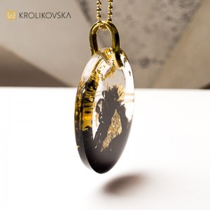 Naszyjnik handmade, nowoczesna forma elegancji.