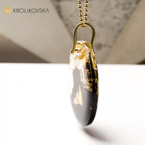 Naszyjnik handmade, nowoczesna forma elegancji.