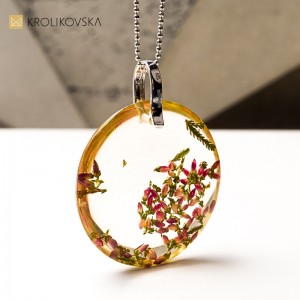 Biżuteria z żywicy, krajobraz w miniaturowej formie.