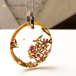 Naszyjnik handmade, mikroświat natury w żywicy.