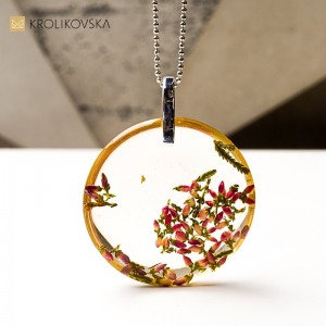 Naszyjnik handmade, mikroświat natury w żywicy.