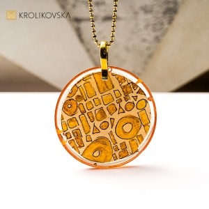 Biżuteria premium tworzona w małych seriach.