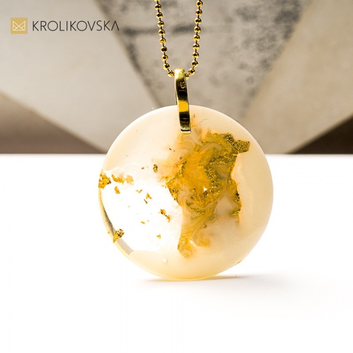 Biżuteria artystyczna dla kobiet z wyczuciem stylu.