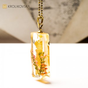 Artystyczna biżuteria w luksusowym wydaniu.