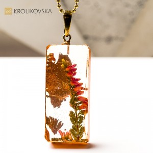 Biżuteria tworzona w pojedynczych egzemplarzach.1