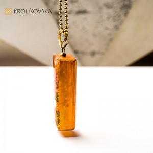 Biżuteria tworzona w pojedynczych egzemplarzach.