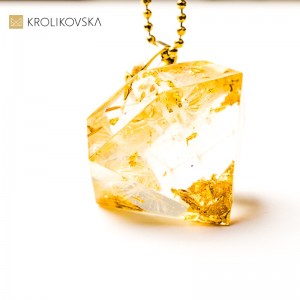 Biżuteria tworzona ręcznie w pracowni artystki.