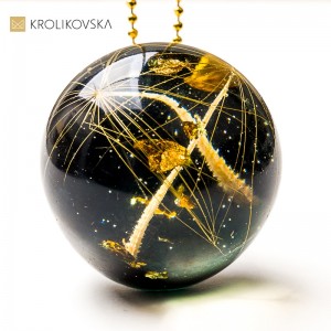 Unikatowa biżuteria dla kobiet ceniących sztukę.