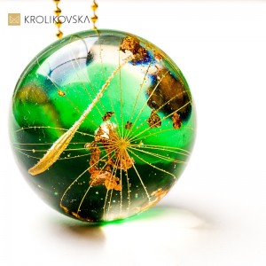 Unikatowa biżuteria dla kobiet ceniących sztukę.