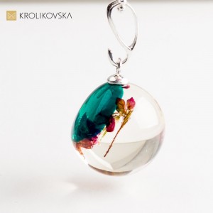 Biżuteria z kwiatami w prezencie