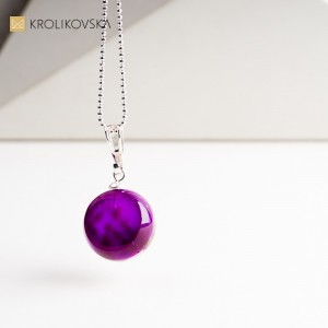 Naszyjnik z żywicy – wyjątkowy prezent handmade