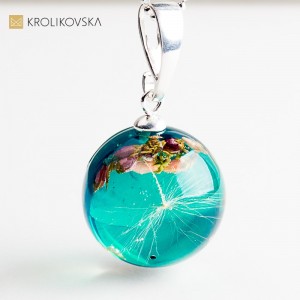 Biżuteria z naturalnymi roślinami – autorska biżuteria inspirowana naturą.