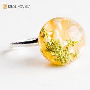 Kwiatowa autorska biżuteria.