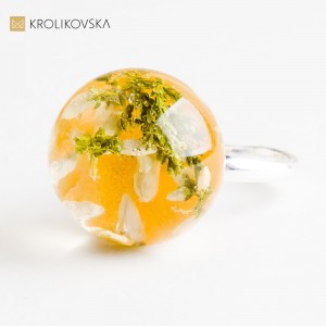 Kwiatowa autorska biżuteria.
