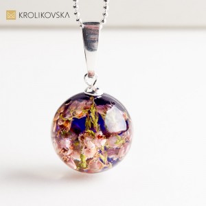 Biżuteria z naturalnymi liśćmi – wyjątkowy prezent z motywem natury.