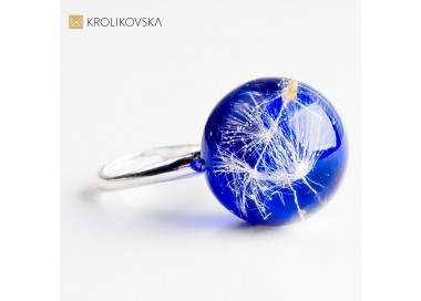 Artystyczna biżuteria z naturą w środku – wyjątkowy pomysł na prezent.