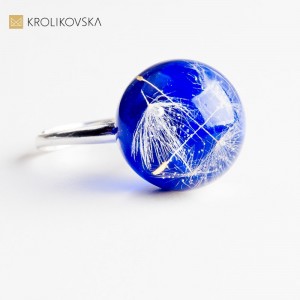 Artystyczna biżuteria z naturą w środku – wyjątkowy pomysł na prezent.