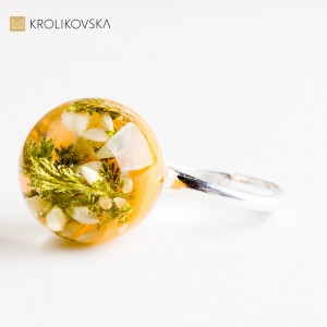 Biżuteria z prawdziwych kwiatów – natura zamknięta w wyjątkowej formie.