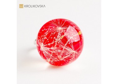 Pierścionek z roślinnym motywem – wyjątkowa biżuteria damska.