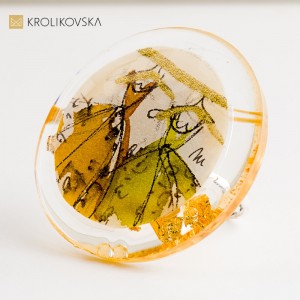 Unikatowy pierścionek damski z ręcznie malowaną grafiką – biżuteria handmade.