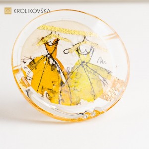 Unikatowy pierścionek damski z ręcznie malowaną grafiką – biżuteria handmade.