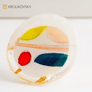 Pierścionek handmade z ręcznie malowaną grafiką – wyjątkowa biżuteria damska.