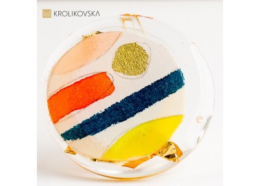 Pierścionek z autorską grafiką malowaną tuszem – unikatowa biżuteria dla kobiety.