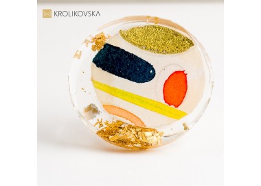 Oryginalny pierścionek damski z ręcznie malowaną grafiką – unikat.