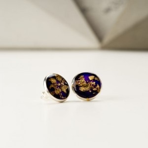 Kolczyki do uszu granatowe do granatowej sukienki, granatowych butów czy granatowej torebki