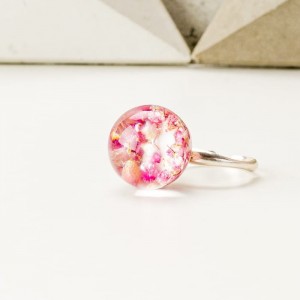 Pierścionek regulowany z prawdziwymi różowymi wrzosami