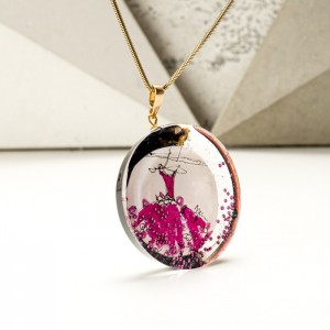 Różowy pozłacany naszyjnik artystyczny ręcznie malowany