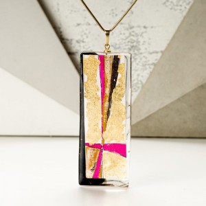 Biżuteria na prezent dla przyjaciółki z grafiką.