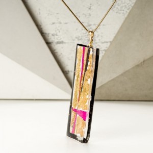 Biżuteria na prezent dla przyjaciółki z grafiką.