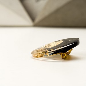 Broszka do sukienki okrągła czarno złota