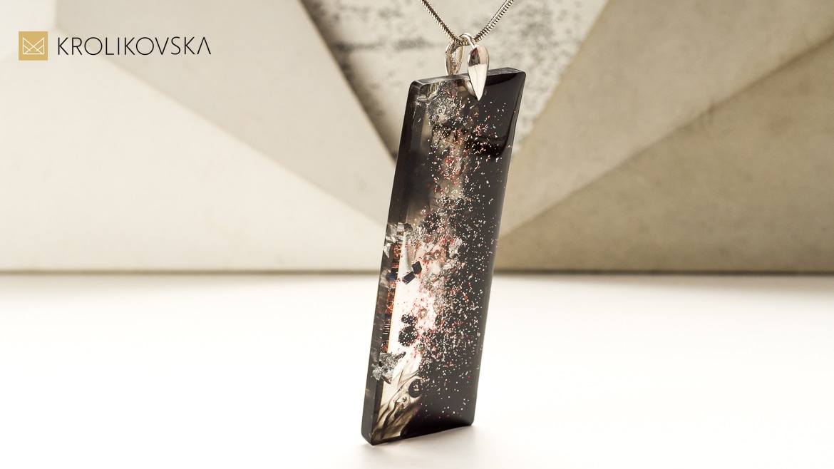 LaczenieZlotaiSrebrawBizuteriiElegancjawDwochOdslonach