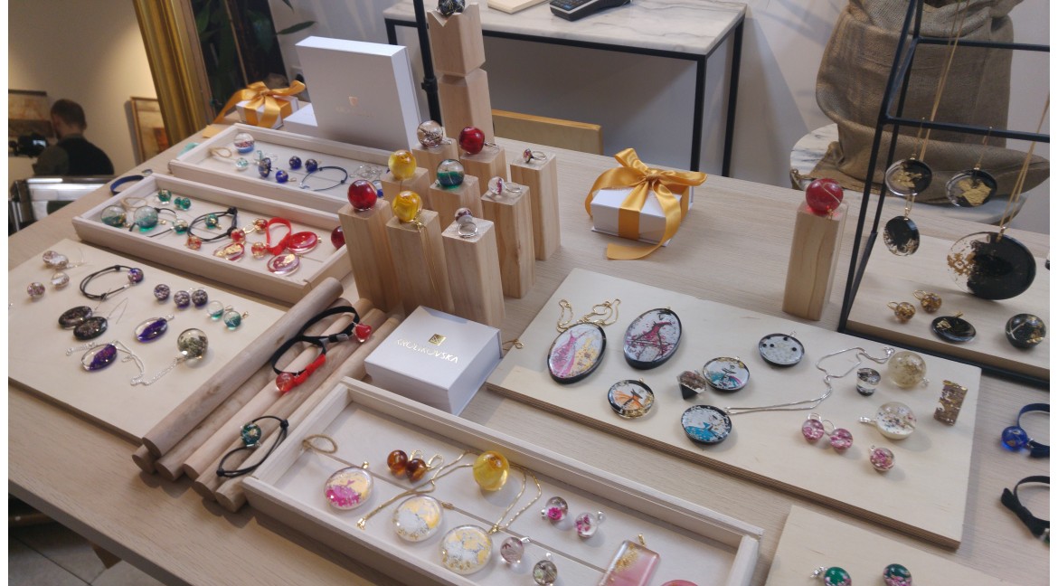 Biżuteria z żywicy- może być czymś więcej niż ozdobą.